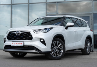 Новый Toyota Highlander 2025 (2 фото)