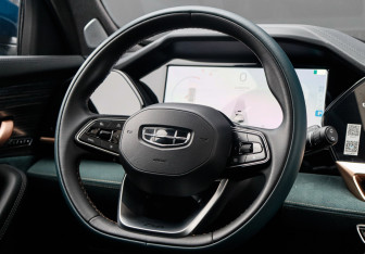 Подержанный автомобиль Geely Monjaro 2023 года (24 фото)