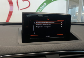 Подержанный автомобиль Audi Q3 2013 года (18 фото)
