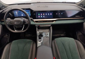 Подержанный автомобиль Geely Monjaro 2023 года (27 фото)