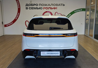 Подержанный автомобиль Voyah Free 2023 года (5 фото)
