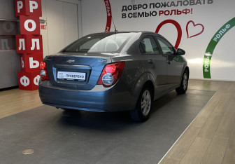 Подержанный автомобиль Chevrolet Aveo Sedan 2014 года (4 фото)