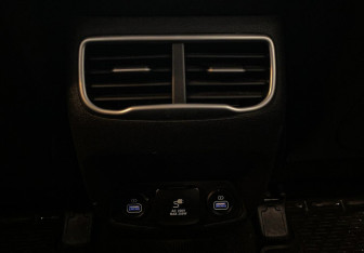 Подержанный автомобиль Hyundai Santa Fe 2021 года (9 фото)