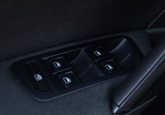 Подержанный автомобиль Volkswagen Golf Hatchback 2013 года (19 фото)