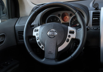 Подержанный автомобиль Nissan X-Trail 2008 года (11 фото)