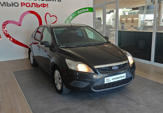 Подержанный автомобиль Ford Focus Hatchback 2010 года (3 фото)