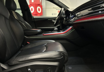Подержанный автомобиль Audi Q8 2019 года (11 фото)