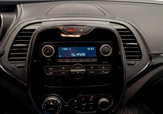 Подержанный автомобиль Renault Kaptur 2020 года (14 фото)