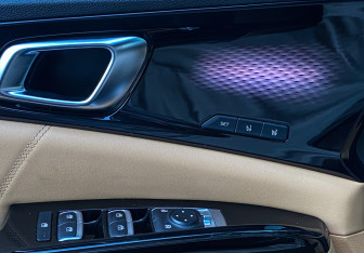 Подержанный автомобиль Kia Carnival 2021 года (24 фото)