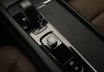 Подержанный автомобиль Volvo XC60 2021 года (16 фото)