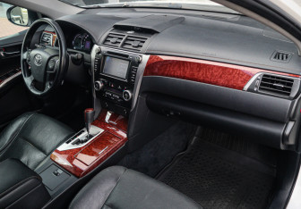 Подержанный автомобиль Toyota Camry Sedan 2013 года (7 фото)