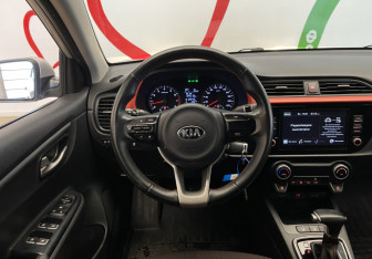 Подержанный автомобиль Kia Rio Sedan 2021 года (11 фото)