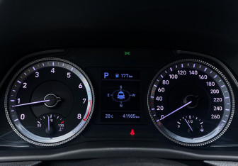 Подержанный автомобиль Hyundai Sonata 2021 года (26 фото)