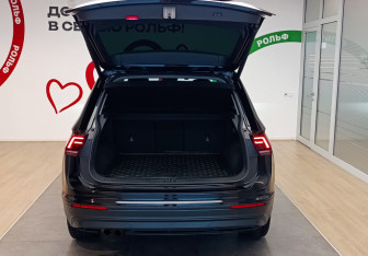 Подержанный автомобиль Volkswagen Tiguan 2020 года (7 фото)