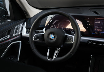 Подержанный автомобиль BMW X1 2025 года (13 фото)