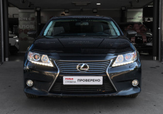Подержанный автомобиль Lexus ES 2012 года (2 фото)