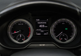 Подержанный автомобиль Skoda Octavia Liftback 2017 года (15 фото)