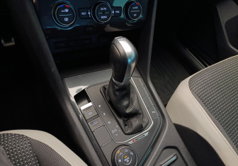 Подержанный автомобиль Volkswagen Tiguan 2019 года (17 фото)