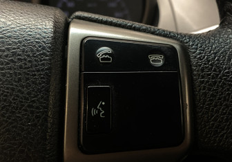 Подержанный автомобиль Toyota Land Cruiser Prado 2012 года (21 фото)