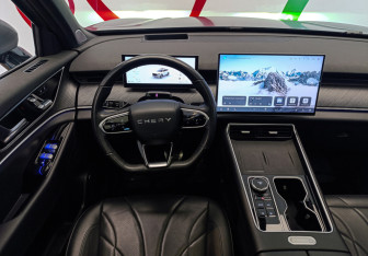 Подержанный автомобиль Chery Tiggo 9 2024 года (15 фото)