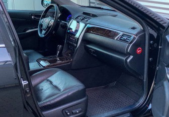 Подержанный автомобиль Toyota Camry Sedan 2015 года (10 фото)