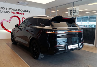 Подержанный автомобиль Voyah Free 2023 года (6 фото)