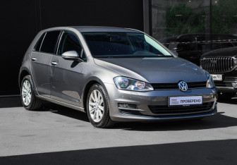 Подержанный автомобиль Volkswagen Golf Hatchback 2013 года (3 фото)