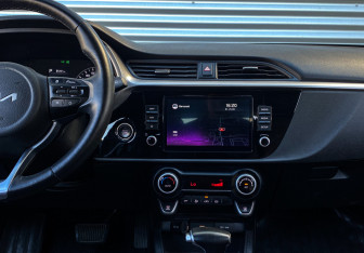 Подержанный автомобиль Kia Rio Hatchback 2021 года (12 фото)