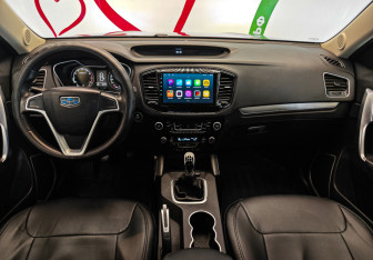 Подержанный автомобиль Geely Emgrand X7 2019 года (10 фото)