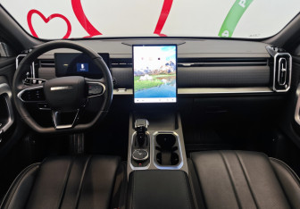 Подержанный автомобиль Jaecoo J7 2024 года (9 фото)