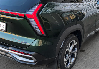 Подержанный автомобиль Geely Atlas 2024 года (8 фото)