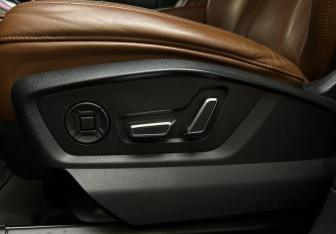 Подержанный автомобиль Audi Q8 2020 года (11 фото)