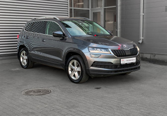 Подержанный автомобиль Skoda Karoq 2021 года (3 фото)