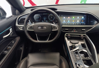 Подержанный автомобиль Geely Tugella 2022 года (10 фото)
