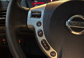 Подержанный автомобиль Nissan X-Trail 2012 года (17 фото)