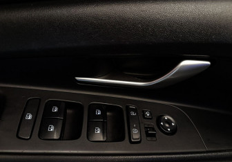 Подержанный автомобиль Hyundai Elantra Sedan 2020 года (10 фото)