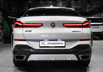 Подержанный автомобиль BMW X6 2020 года (5 фото)