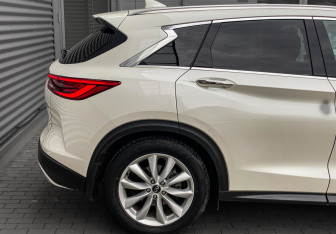 Подержанный автомобиль Infiniti QX50 2018 года (5 фото)