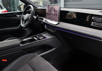 Подержанный автомобиль Volkswagen Tiguan 2025 года (7 фото)