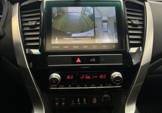 Подержанный автомобиль Mitsubishi Montero Sport 2023 года (16 фото)