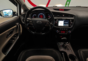 Подержанный автомобиль Kia Ceed Wagon 2018 года (10 фото)