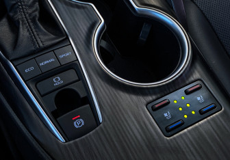 Подержанный автомобиль Toyota Camry Sedan 2023 года (20 фото)