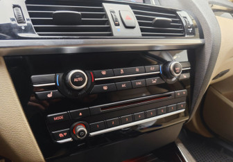 Подержанный автомобиль BMW X3 2020 года (13 фото)