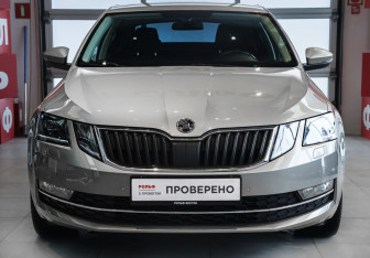 Подержанный автомобиль Skoda Octavia Liftback 2018 года (2 фото)