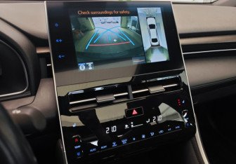 Подержанный автомобиль Toyota Avalon 2022 года (17 фото)