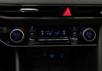 Подержанный автомобиль Hyundai Sonata 2021 года (16 фото)