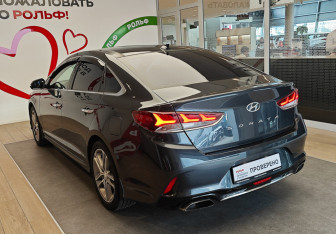 Подержанный автомобиль Hyundai Sonata 2018 года (6 фото)