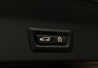 Подержанный автомобиль BMW X3 2020 года (14 фото)
