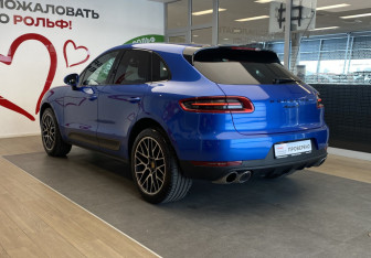 Подержанный автомобиль Porsche Macan 2015 года (6 фото)