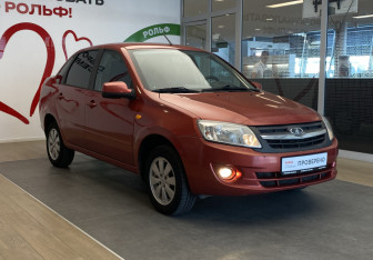 Подержанный автомобиль LADA (ВАЗ) Granta Sedan 2012 года (3 фото)